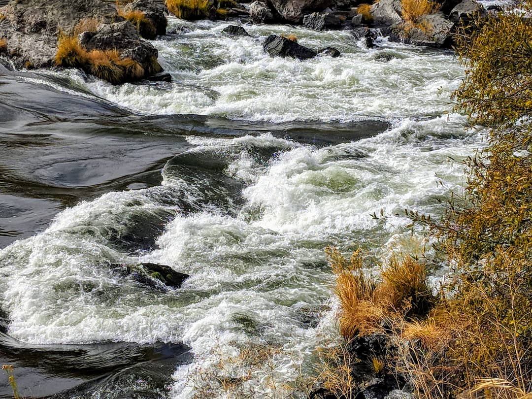 The Deschutes River rapids, Oregon